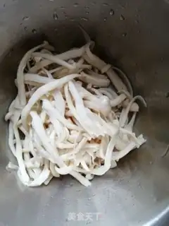 Make White mushrooms and cucumbers step 1