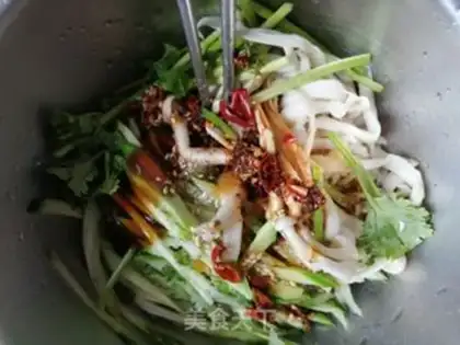 Make White mushrooms and cucumbers step 4