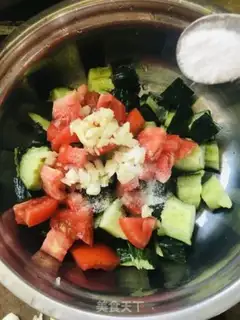 Make A cucumber with tomatoes step 3