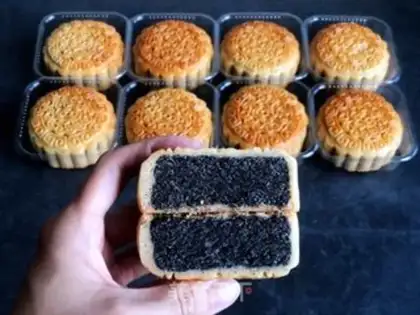 Make A wide moon cake step 17