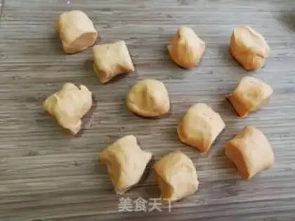 Make Gold leaves step 2