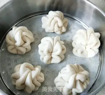 Make Fancy buns step 12