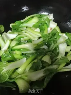 Make Eggs, white mushrooms, oil step 1