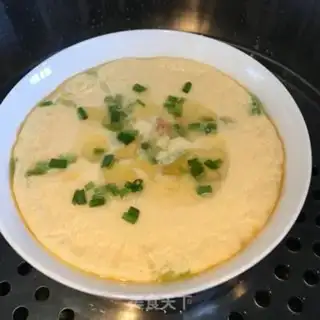 Make Onion ham steaming eggs step 5