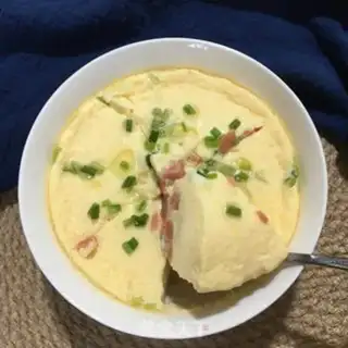 Make Onion ham steaming eggs step 6