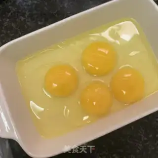 Make Squeeze the eggs step 0