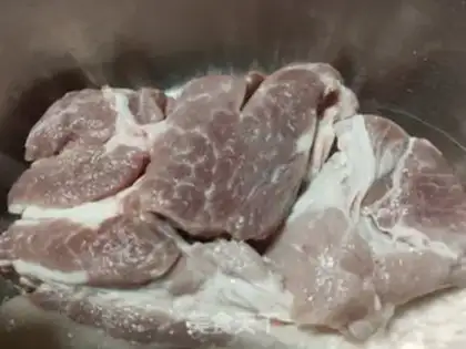 Make Honey sauce and roast meat step 0
