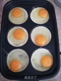Make Spicy sauce and eggs step 0