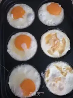 Make Spicy sauce and eggs step 1