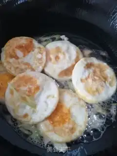 Make Spicy sauce and eggs step 3