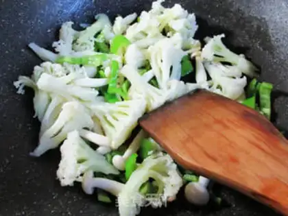 Make Green peppers, veggies step 3