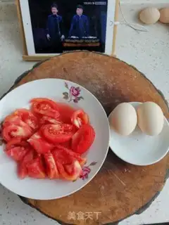 Make Tomato fried eggs step 0