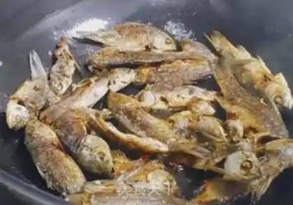Make Fried minnow step 2