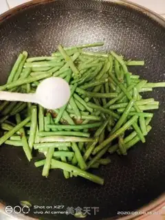 Make Bean-fruit egg noodles step 4