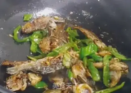 Make Fried minnow step 4