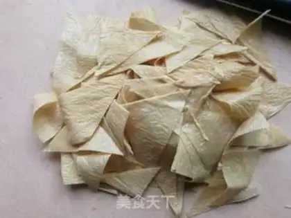 Make A mustard cucumber with tofu skin step 1