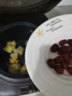 Make Ugly red date soup step 2