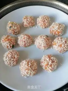 Make The rice crystalballs step 4