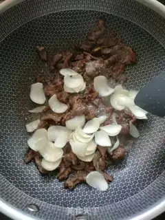 Make Beef fried lilies step 4