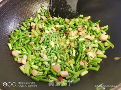 Make Five flowers and a grub step 6