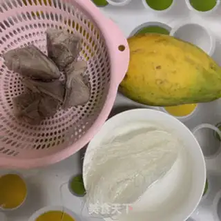 Make Bones and papaya fans step 0