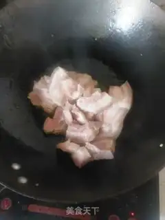 Make Garlic sprouts back to the pot step 5