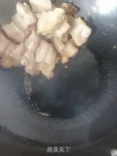 Make Garlic sprouts back to the pot step 6