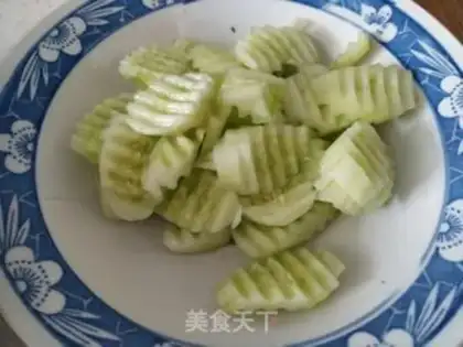 Make The cucumber platters step 1