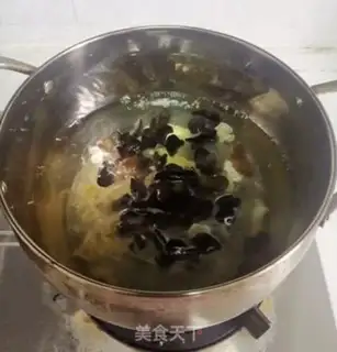 Make Double-eared walnuts step 4