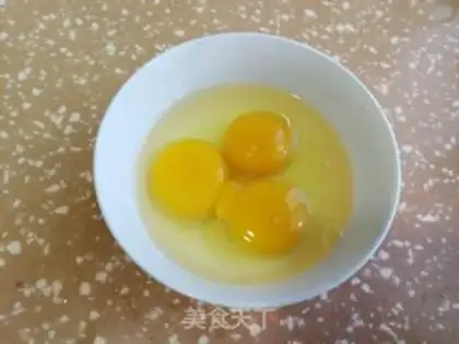 Make Autumn fried egg buns step 3