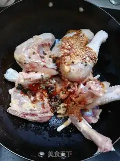 Make A chicken with a pan step 0