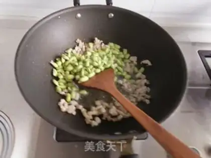 Make Squeeze the beans step 4