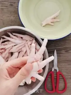 Make Spicy beer and claws step 0