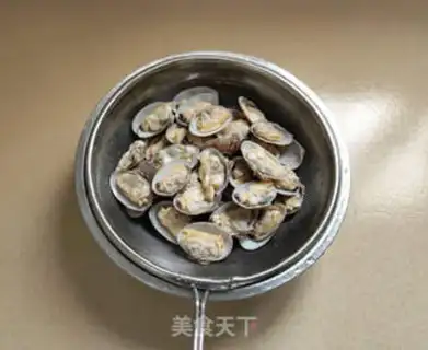Make Tasty fried clams step 2