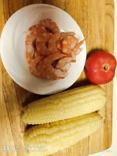 Make Corn tomato shrimp salad step 2