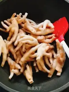 Make Spicy beer and claws step 3