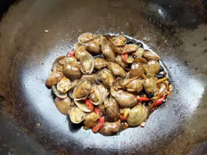 Make Tasty fried clams step 6