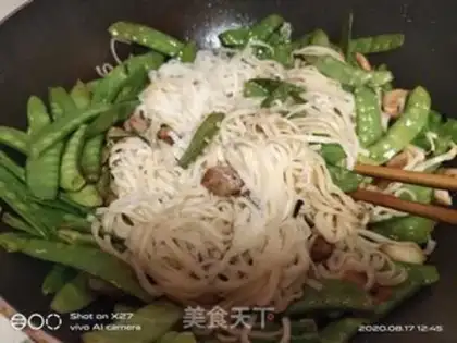 Make Five bouquets of Dutch beans step 5