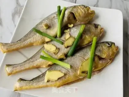 Make Pyramids burn yellow fish step 1