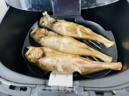Make Pyramids burn yellow fish step 3