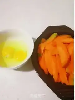 Make Carrot fried eggs step 0