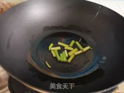 Make Gold egg fried rice step 4