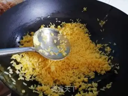 Make Gold egg fried rice step 5