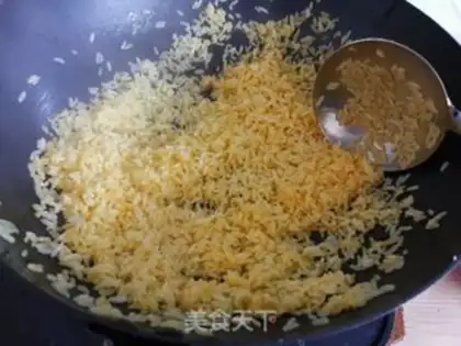 Make Gold egg fried rice step 6