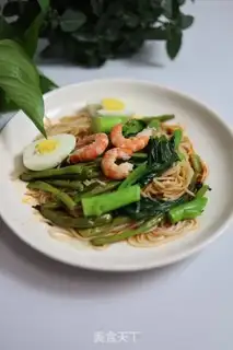 Make Cream shrimp egg noodles step 5