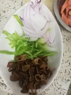 Make Spicy pig intestines step 4