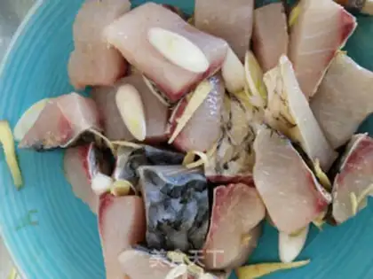 Make Ham steamed fish step 1