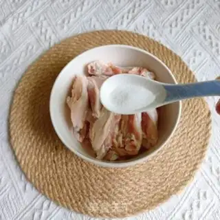 Make You suck your fingers on chicken wings step 2