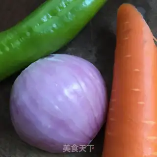 Make Onions, fat rolls step 0