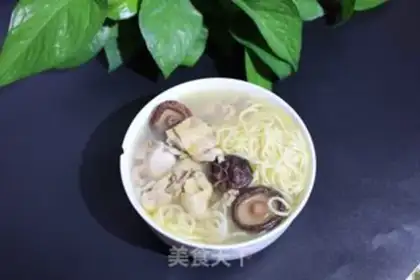 Make Chicken mushroom noodles step 0